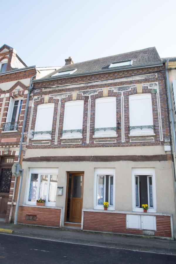 Damville Centre Buitenkant foto